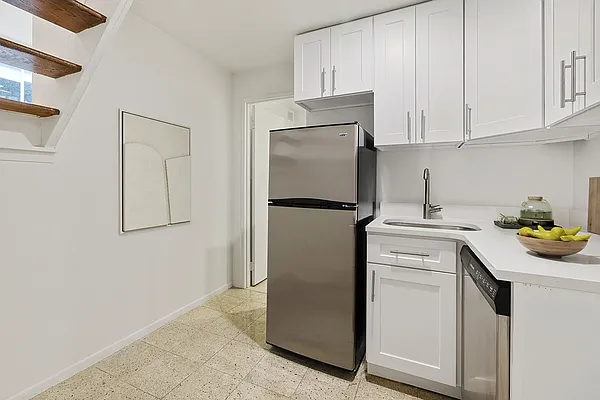 Rented by MNS | media 7