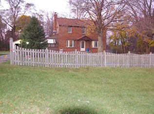 1521 Latham St, Rockford, IL 61103