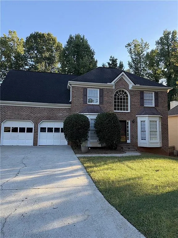 4 bed, 2.5 bath, 2938 sqft, $2,595 — Photo 2