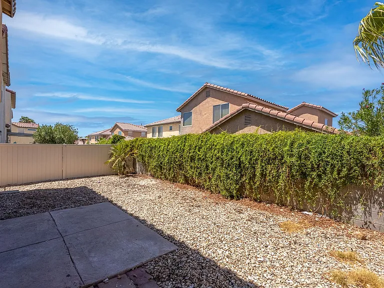 944 Saffex Rose Ave — Photo 33
