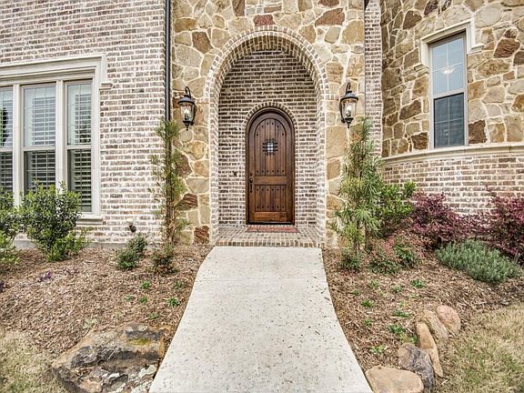 3rd image of 15219 Maroon Bells Ln