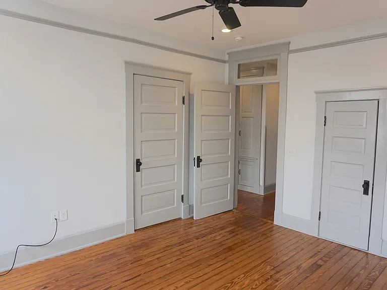 2411 Habersham Melrose — Photo 9