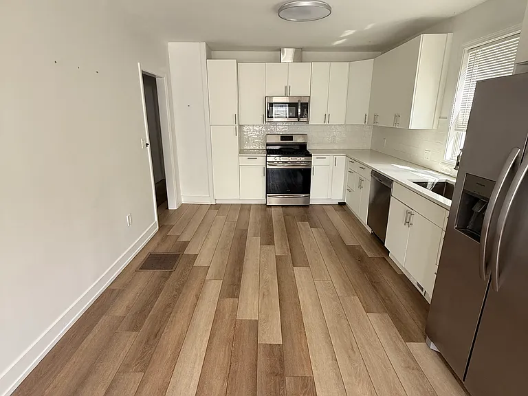 223 County St #1R — Photo 1