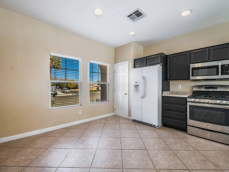 2921 Bayliner Ave — Photo 10
