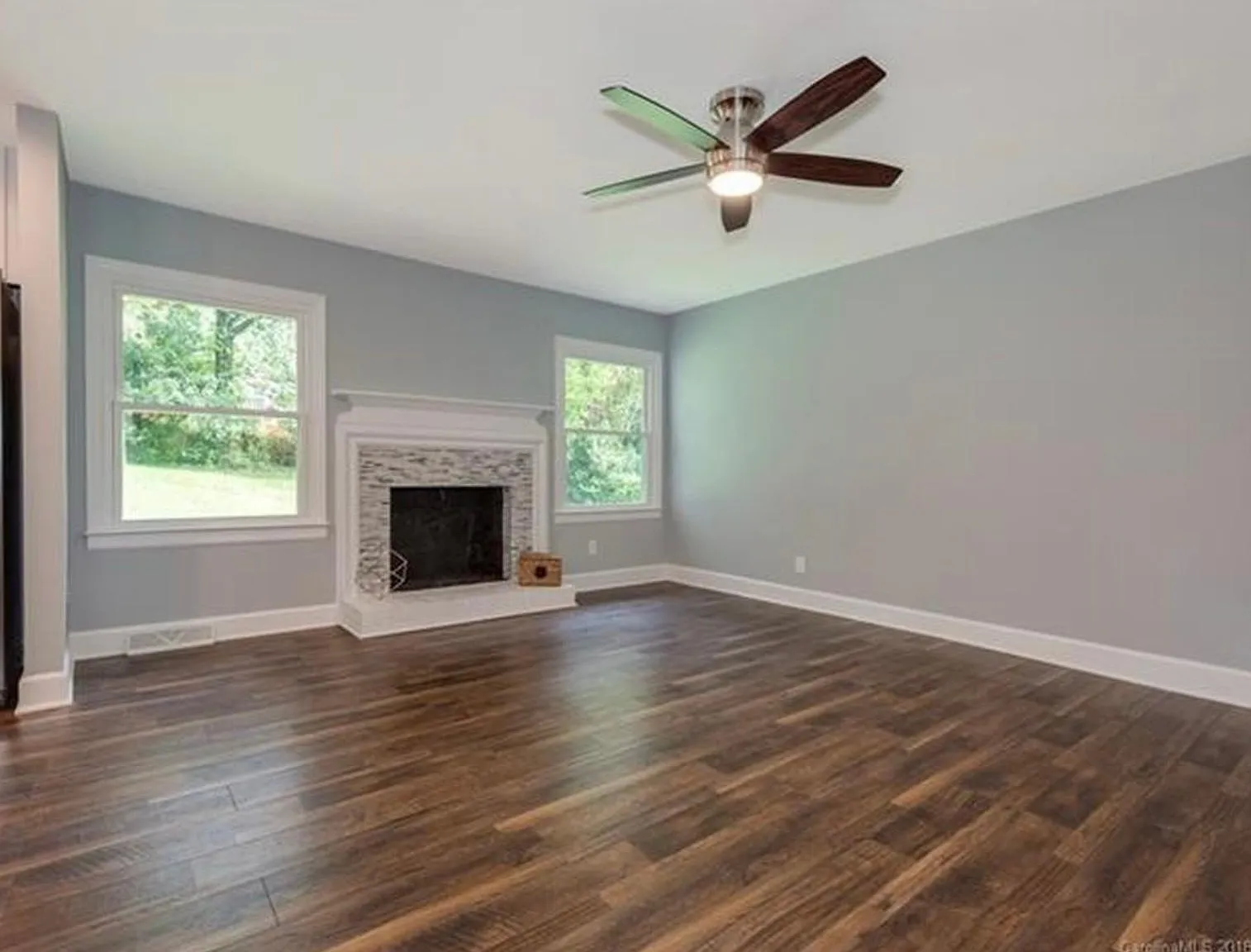 1439 Fox Run Dr — Photo 3