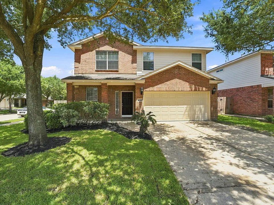 16726 Vivian Point Ln