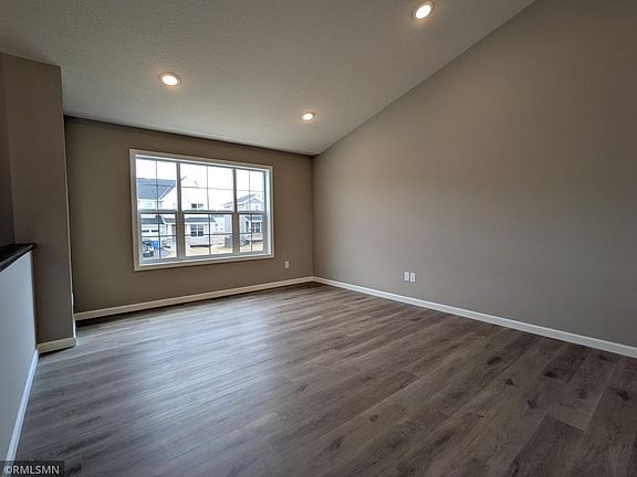 4th image of 2621 Ivy Ave NE