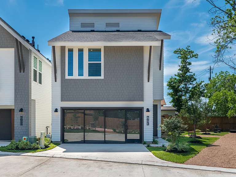 7613 Victory Reserve St — Photo 39