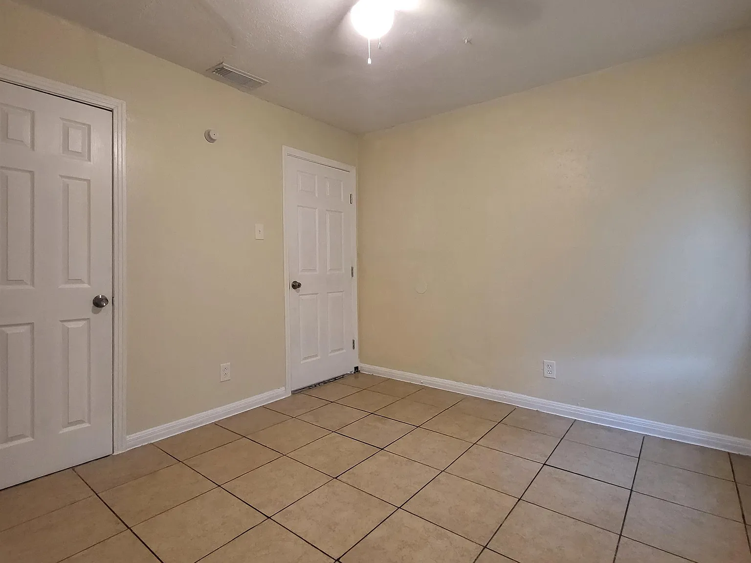 1112 Williamson Drive - . — Photo 4