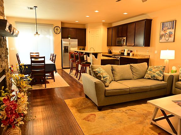 2nd image of 2943 S Pardo Calle