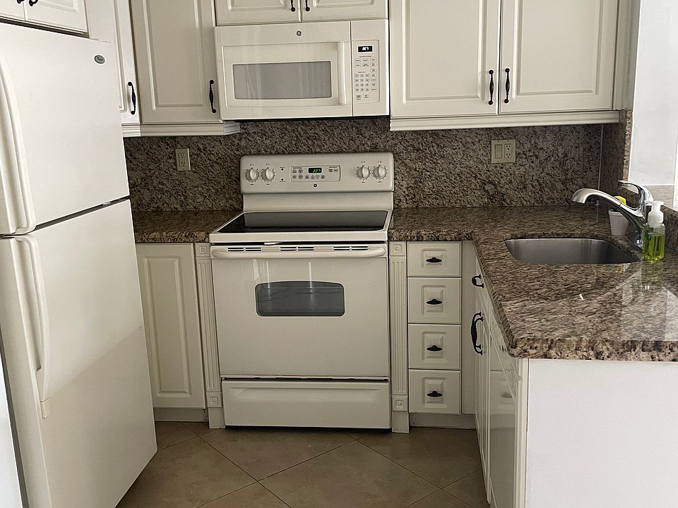 1st image of 8670 NW 6th Ln #111