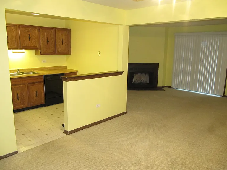 1856 N Goodwin Dr #1B — Photo 2