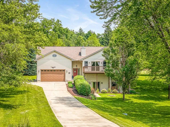 1375 Coven Close, Davis, IL 61019