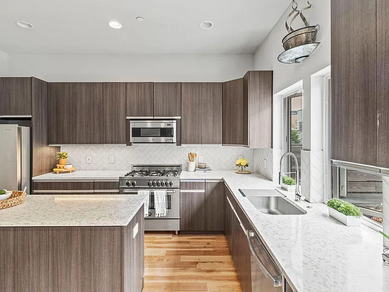418 Fairmount Ave — Photo 24