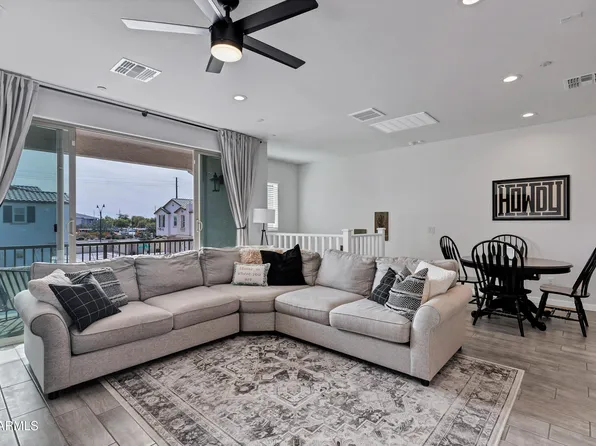 4055 E AMOROSO Drive, Gilbert, AZ 85296