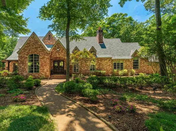 12 Sandy Creek Dr, Longview, TX 75605