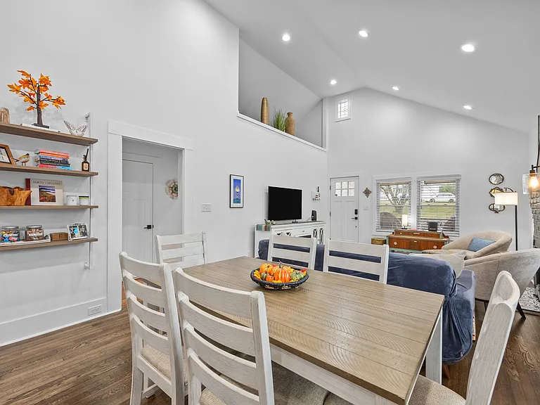 39 Cedar St — Photo 11