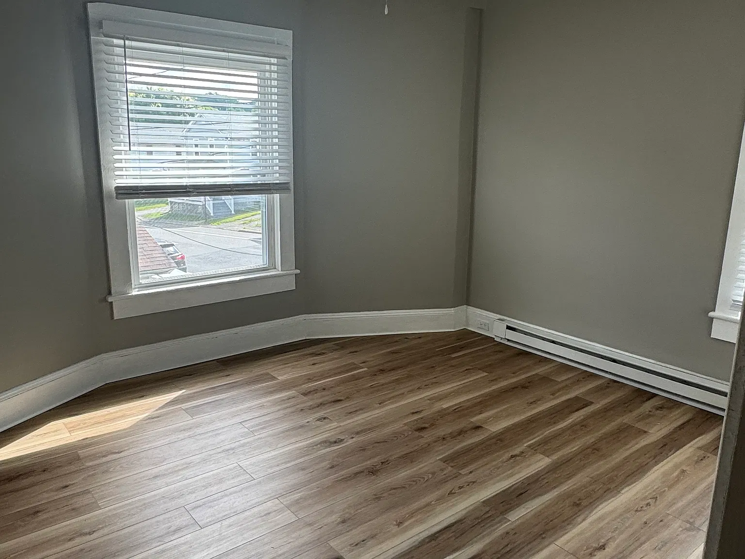 2 bed, $1,000 — Photo 1
