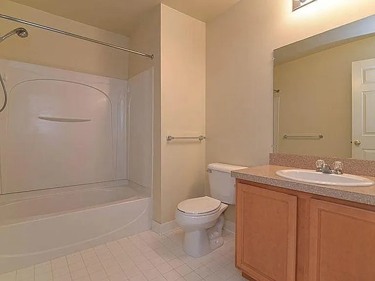 2076 Cloverly Ln — Photo 23