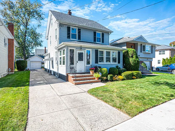 116 Hawthorne Avenue, Floral Park, NY 11001