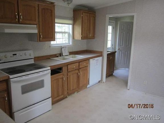 4th image of 100 Forest Edge Dr