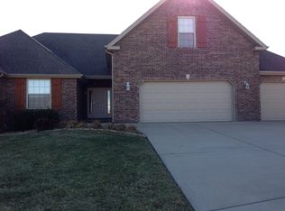 852 Scenic View Ct, Nixa, MO 65714