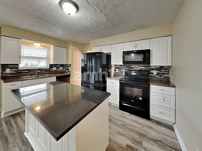 5116 Sand Ct — Photo 3