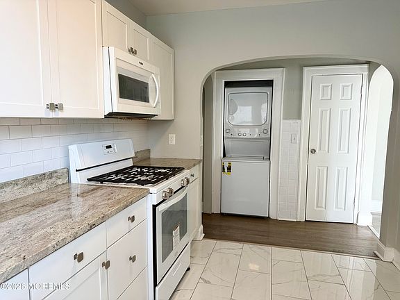 4th image of 37 2nd Ave APT 1