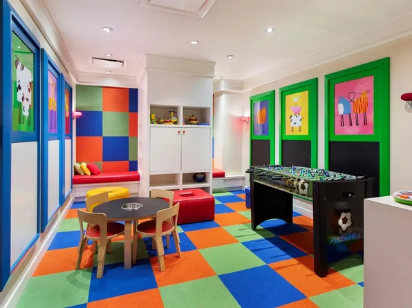 250 East 53rd Street image 9 of 11