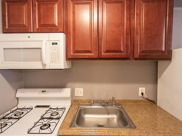 1247 Meigs Pl NE #1 — Photo 6