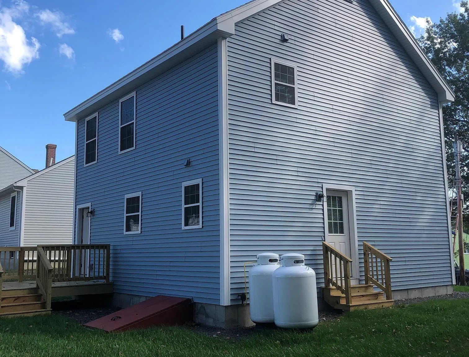 3 bed, 1.5 bath, 1352 sqft, $2,700 — Photo 1