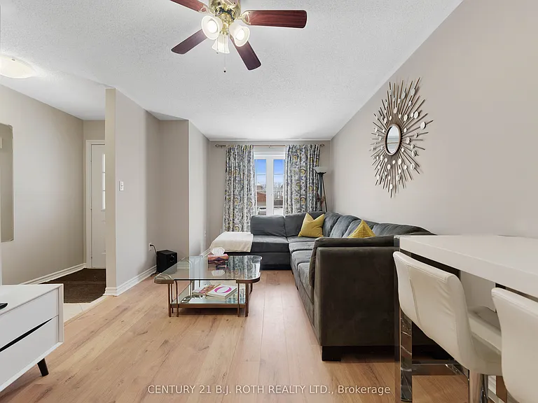 361 Georgian Dr #UPPER — Photo 4