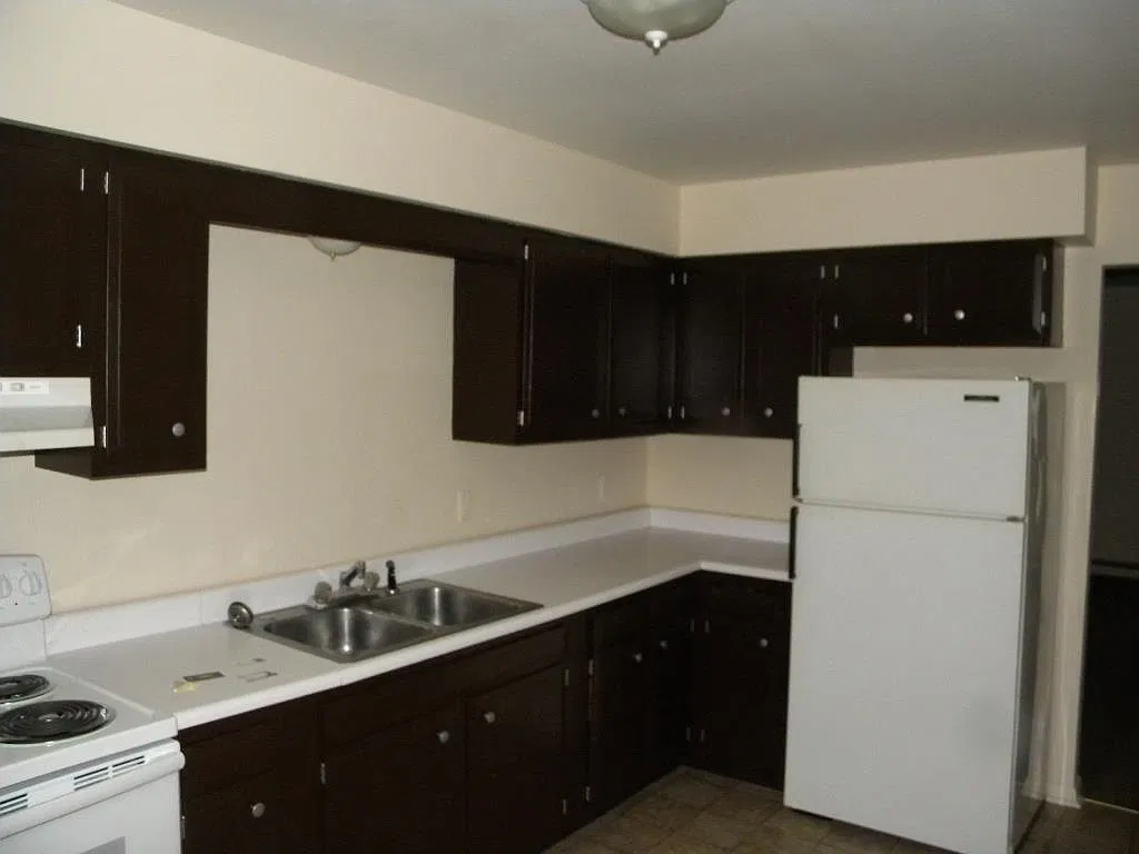2 bed, 1.0 bath, 850 sqft, $700 — Photo 3