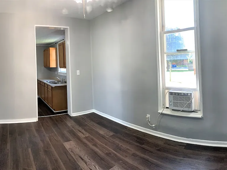 518 S 6th St — Photo 7