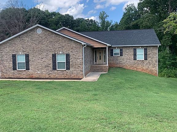 2nd image of 2214 Evergreen Dr