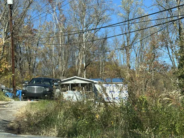 4450 Lamont Dr, Charleston, WV 25313