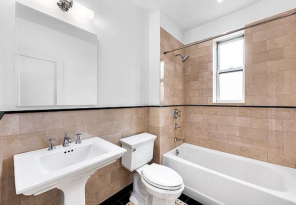 5th image of 25 5th Ave APT 5H