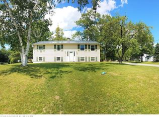 27 Cushnoc Dr, Augusta, ME 04330