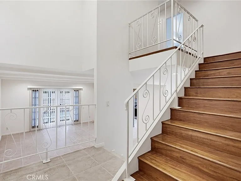 18102 Hatteras St — Photo 5
