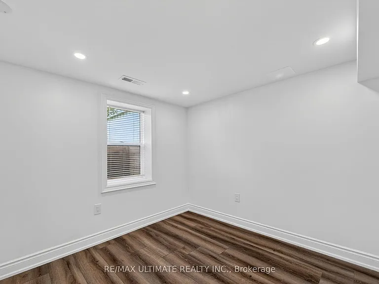 818 Krosno Blvd #BASEMENT — Photo 14