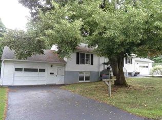 14 Wellington Rd, Glenville, NY 12302