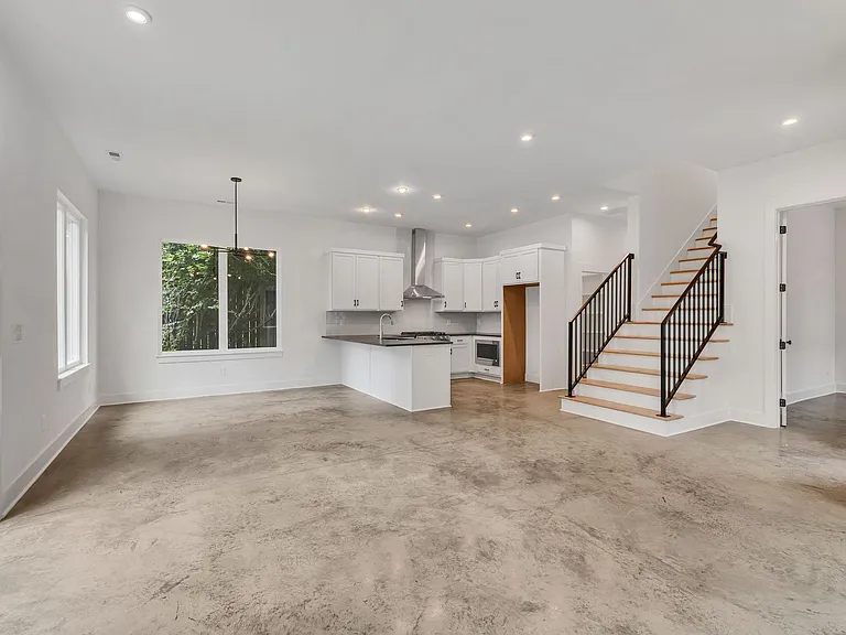 5917 Robertson Ave — Photo 14
