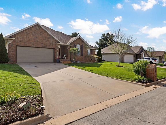 3rd image of 434 Bailiwick Drive