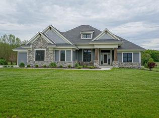 S87W32875 Campfire Ct, Town Of Mukwonago, WI 53149