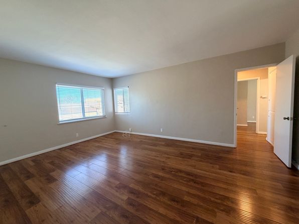 2205-2217 Poinsettia Dr #2209