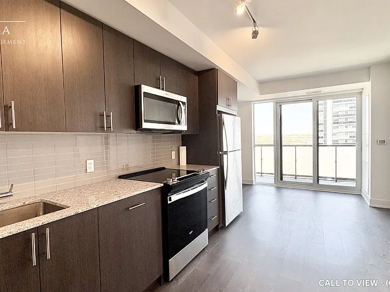 2550 Simcoe St N #1408 — Photo 1