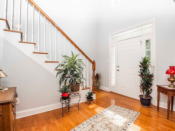 3rd image of 961 Annatole Ln