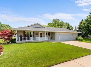 800 S Sunshine Dr, Appleton, WI 54915