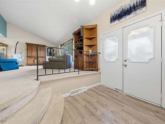 4th image of 32936 N Roundhead Dr