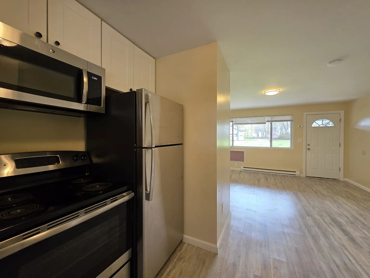 Studio, $1,350 — Photo 2